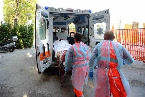 Sbarca la paura di Ebola. Prima sospetta in Italia, ma è un falso allarme