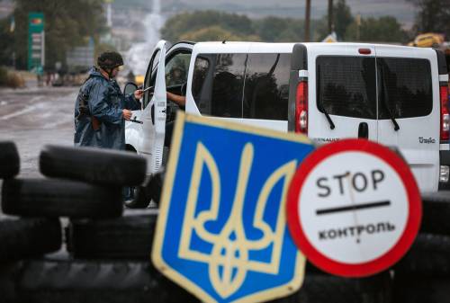 Posto di blocco dell'esercito ucraino a Debaltseve