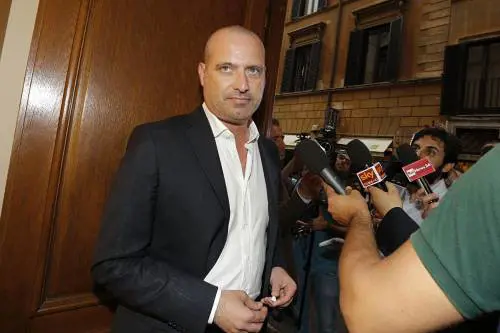 Le spese pazze di Bonaccini che imbarazzano il Pd e Renzi