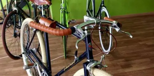 Bici in «passerella» perché ora pedalare è fashion