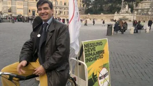 M5S, la scomunica di Grillo contro l'attivista cattolico