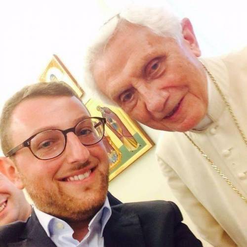Il primo selfie di Ratzinger 