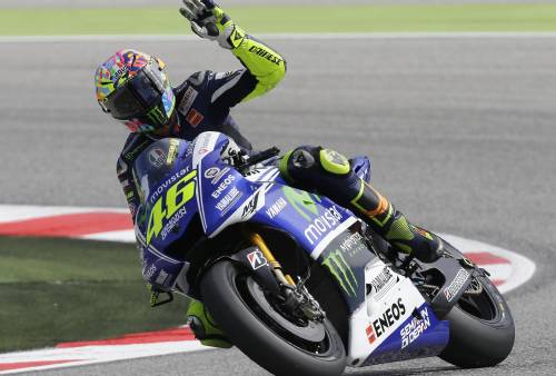 La Yamaha difende Rossi: "Nessun calcio a Marquez"