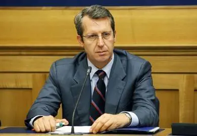 "Una linea ideologica, discrimina i lombardi"