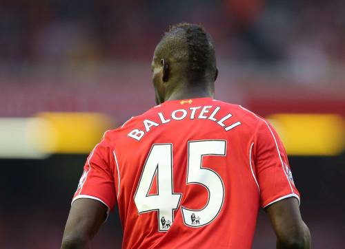 Ragazza infuriata con Balo