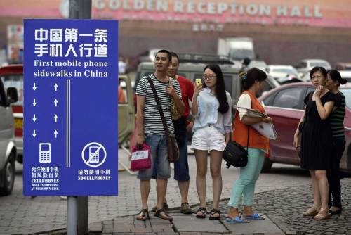 In Cina la prima corsia preferenziale per cellulari