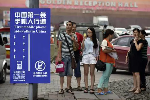In Cina la prima corsia preferenziale per cellulari