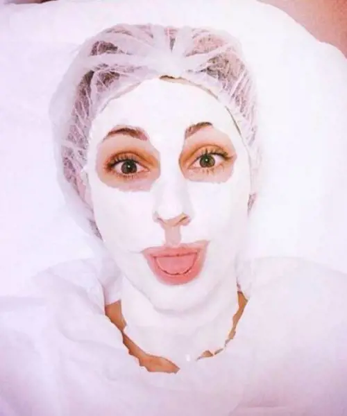 Chi si cela dietro la maschera?