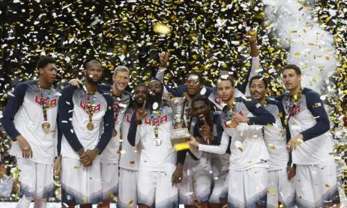 Foto di gruppo per gli Usa, campioni del Mondo