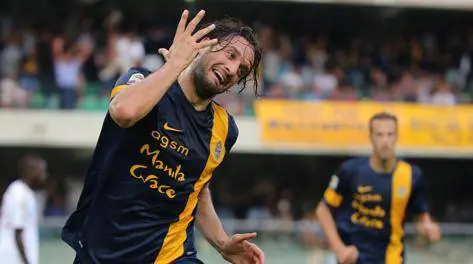 Toni, autore dell'1-1 veronese