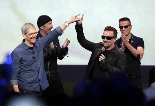 Un regalo non richiesto Così il colosso Apple invade la nostra vita