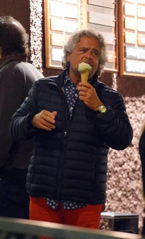 Grillo abbatte l'ultimo tabù Ecco il candidato indagato