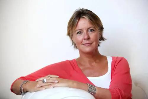 Il mondo è sconvolto dall'ebola, Lorenzin pensa alle smagliature