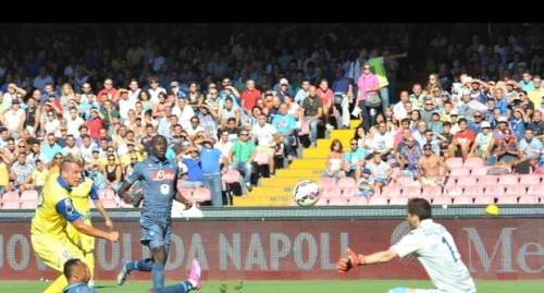 La rete di Maxi Lopez che ha condannato il Napoli alla prima sconfitta stagionale