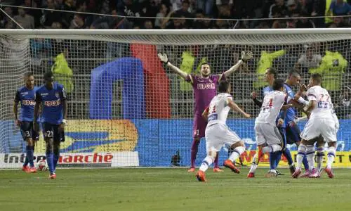 Rete del Lione e per il Monaco ancora una battuta d'arresto