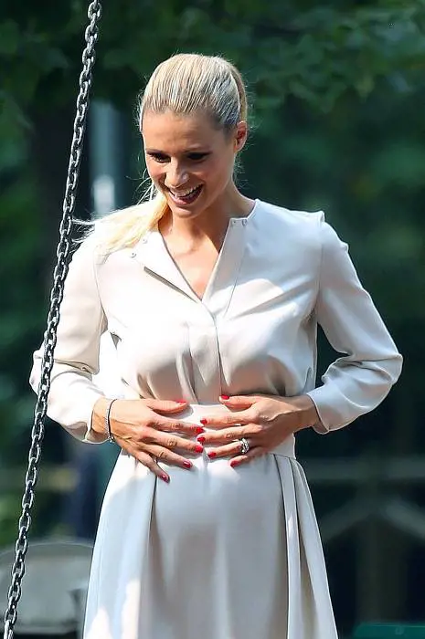Michelle prossima alle nozze si gode Alba e il pancino cresce