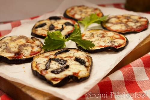 Veloci e sfiziose,  pizzette di melanzane 