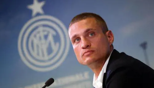Vidic: «Devo abituarmi alle sceneggiate italiane»