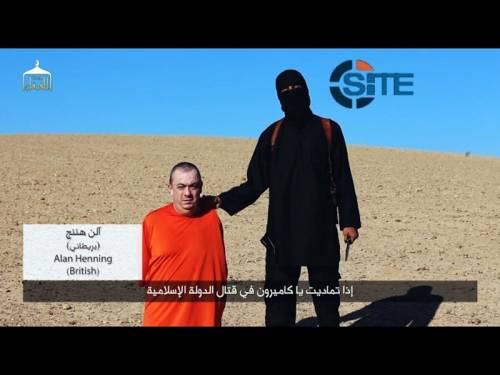 La moglie di Henning implora i militanti dell'Isis: "Liberate mio marito" 