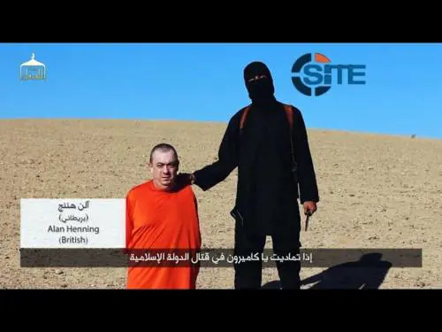 La moglie di Henning implora i militanti dell'Isis: "Liberate mio marito" 