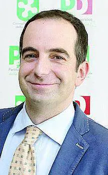 Il segretario Pd chiede alla Lega un patto per trattare con Renzi