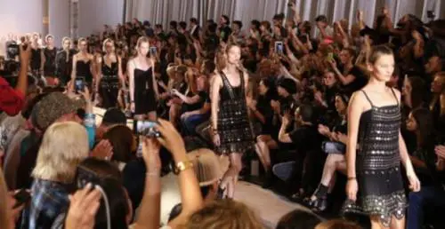 Milano Moda Donna: il mistero degli standing
