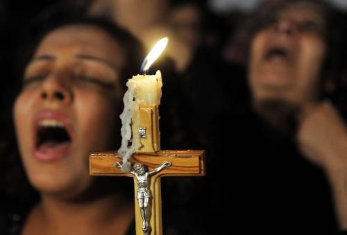 Egitto, cristiani in fuga dall'Isis: "Ora vogliono il nostro sangue"