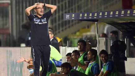 La disperazione di Sarri sull'intervento di Bonera