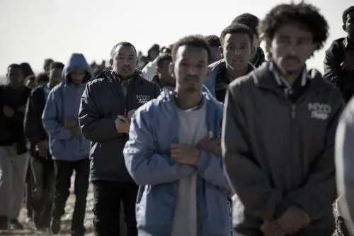 "Gli immigrati ci affamano" Studentessa cacciata da scuola