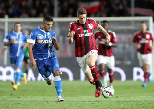 Nuovo Milan vecchia difesa. Torna l'incubo dei buchi neri