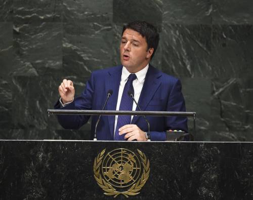 Renzi fa il duro e sfida sindacati e frondisti: "Niente compromessi"