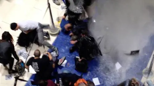 iPhone6, blitz dei neofascisti di Blocco Studentesco