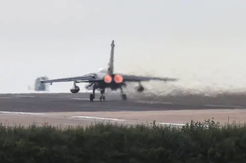 Londra dice sì ai raid contro l'Isis "Bombardamenti nelle prossime ore"