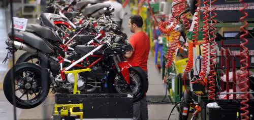 Alla Ducati modello tedesco: si lavora anche la domenica