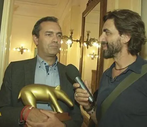 De Magistris fa pure lo show «Sono il Riina delle toghe»