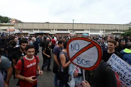 Napoli, cortei anti Bce
