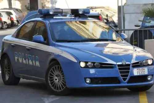 Poliziotto arrestato ingiustamente e assolto: ora perde anche il lavoro