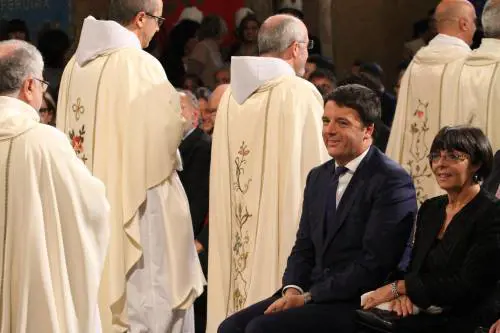 Renzi al santuario di Assisi: "C'è un Paese da riparare, a partire da lavoro e scuola"