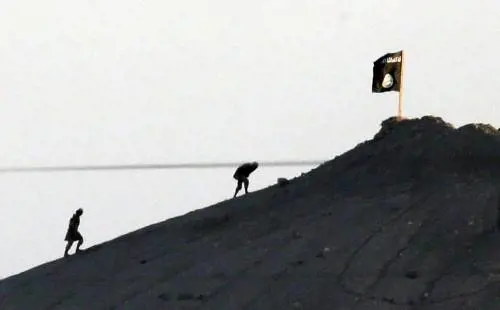 Bandiera nera a Kobane: i curdi non ce la fanno più ma i turchi non li aiutano