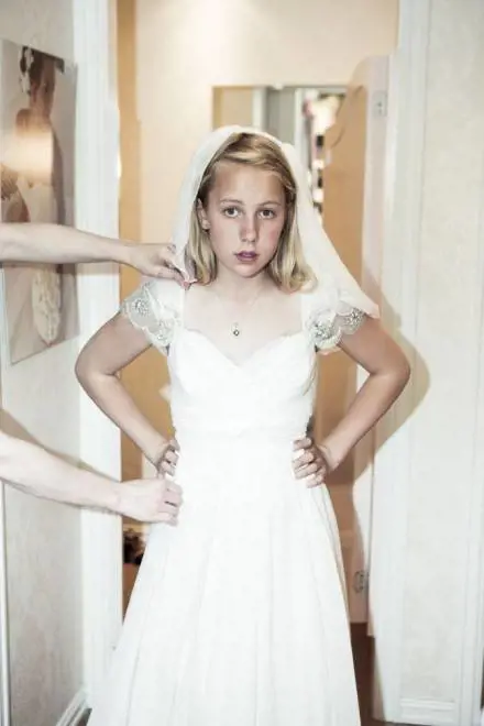 Bambina sposa a 12 anni, la campagna choc