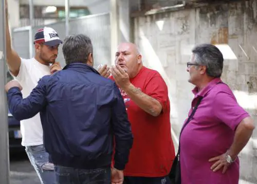 L'orrore del branco: «Sei obeso» Seviziato a 14 anni, è gravissimo