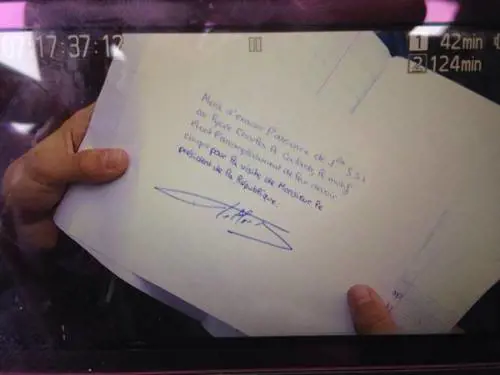 Hollande firma la giustificazione ai liceali