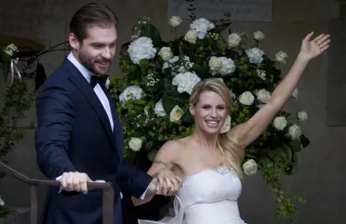 Anche l'ex premier tra i 250 invitati. Sushi e salamelle alla cena «stellata»