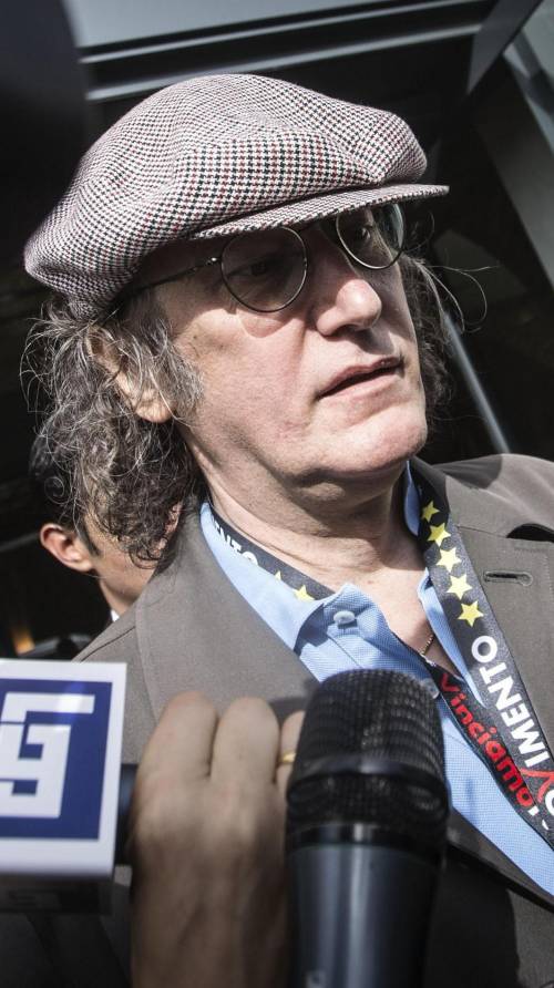 E torna a invocare il golpe: «L'esercito fermi il governo»