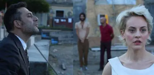 La Sirenetta Filippo Timi porta il teatro in piscina