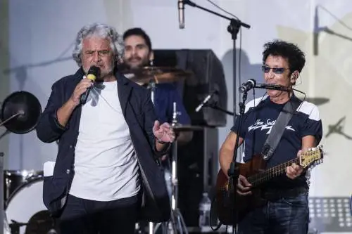 E Bennato si converte al Grillo parlante