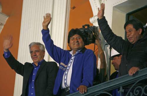 Bolivia, trionfa ancora Morales: "Dedicato a Fidel Castro"