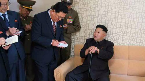 Il leader nordcoreano Kim Jong-Un in una foto pubblicata dal Rodong Sinmun