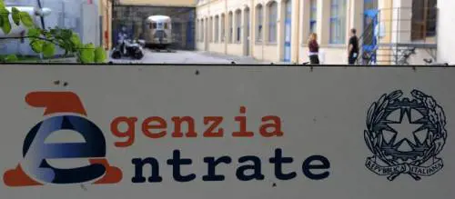 "Rimborsi fiscali": la falsa mail col logo dell'Agenzia delle Entrate