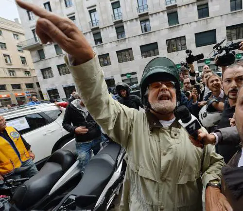 Grillo e la buffonata dell'intervista a pagamento